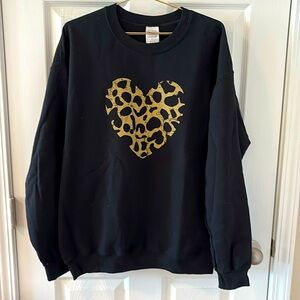 Leopard Heart Sweatshirt Women’s Size Large